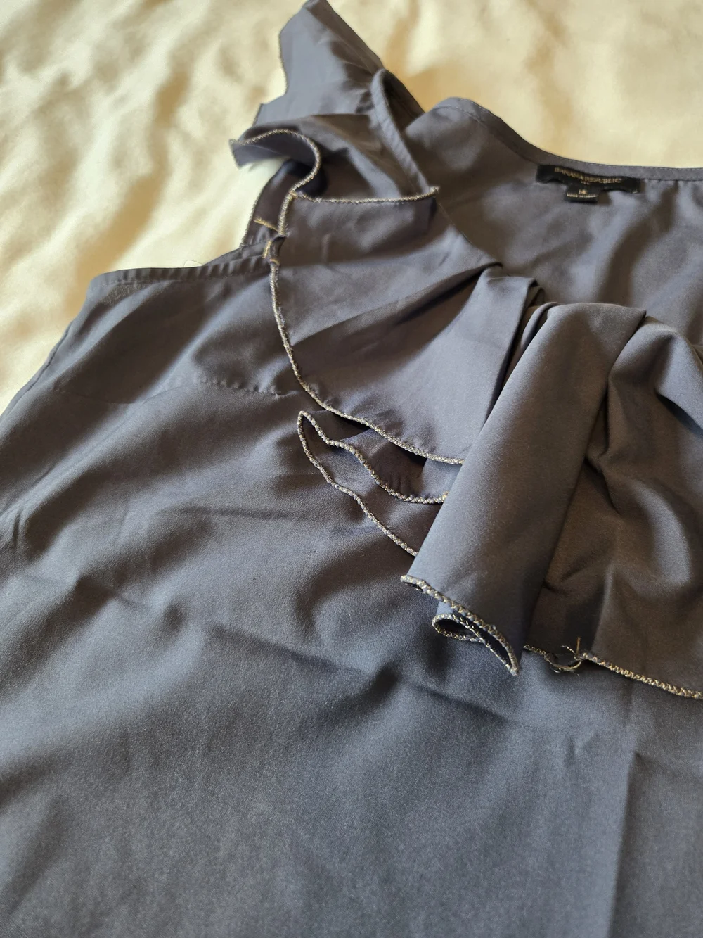 Banana Republic Ruffle Sleeve Shell In Gray - Picture 6 of 9